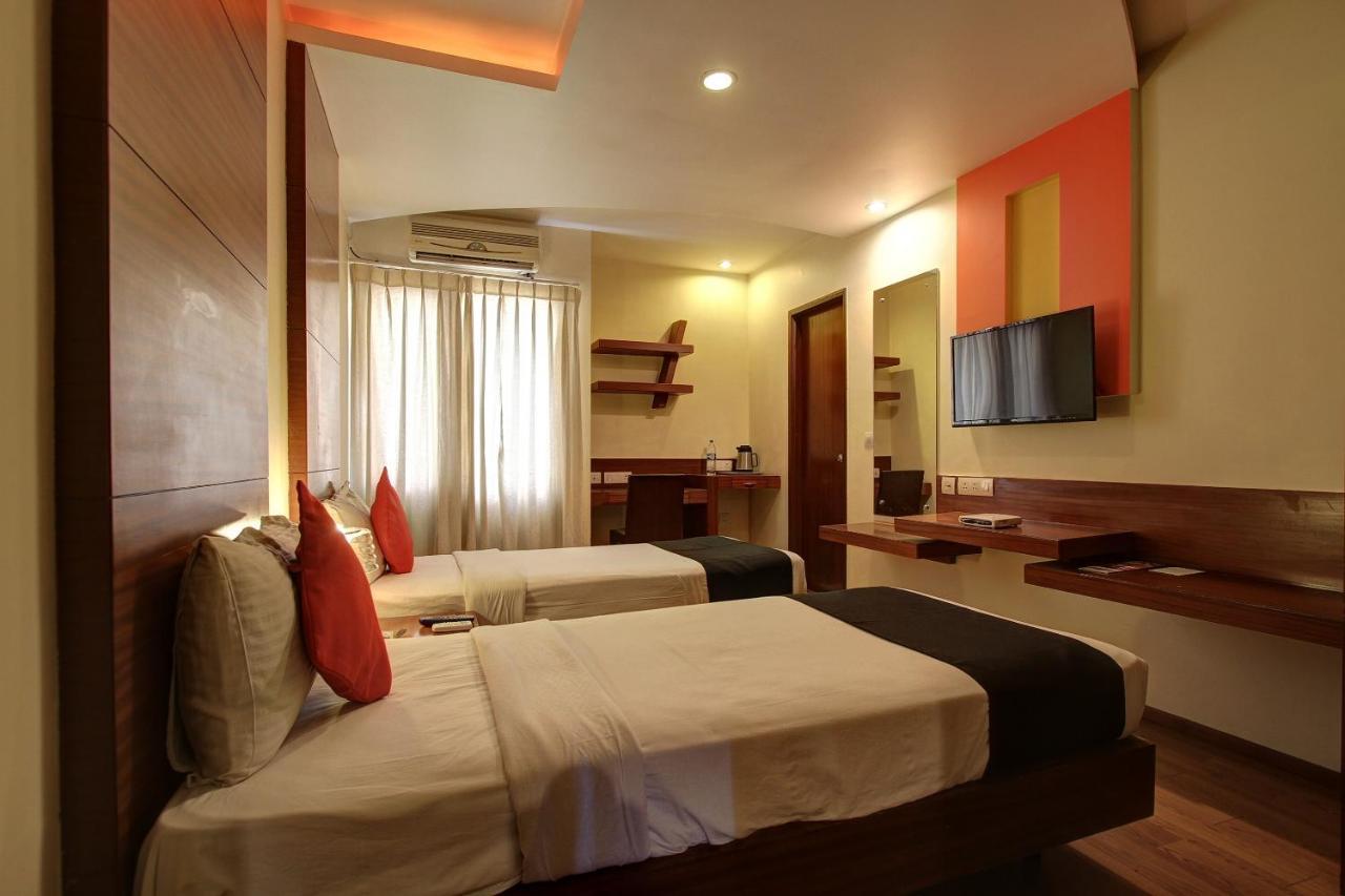 Collection O 29684 Hotel Vikram Palace & Restaurant Dayal Bagh Esterno foto