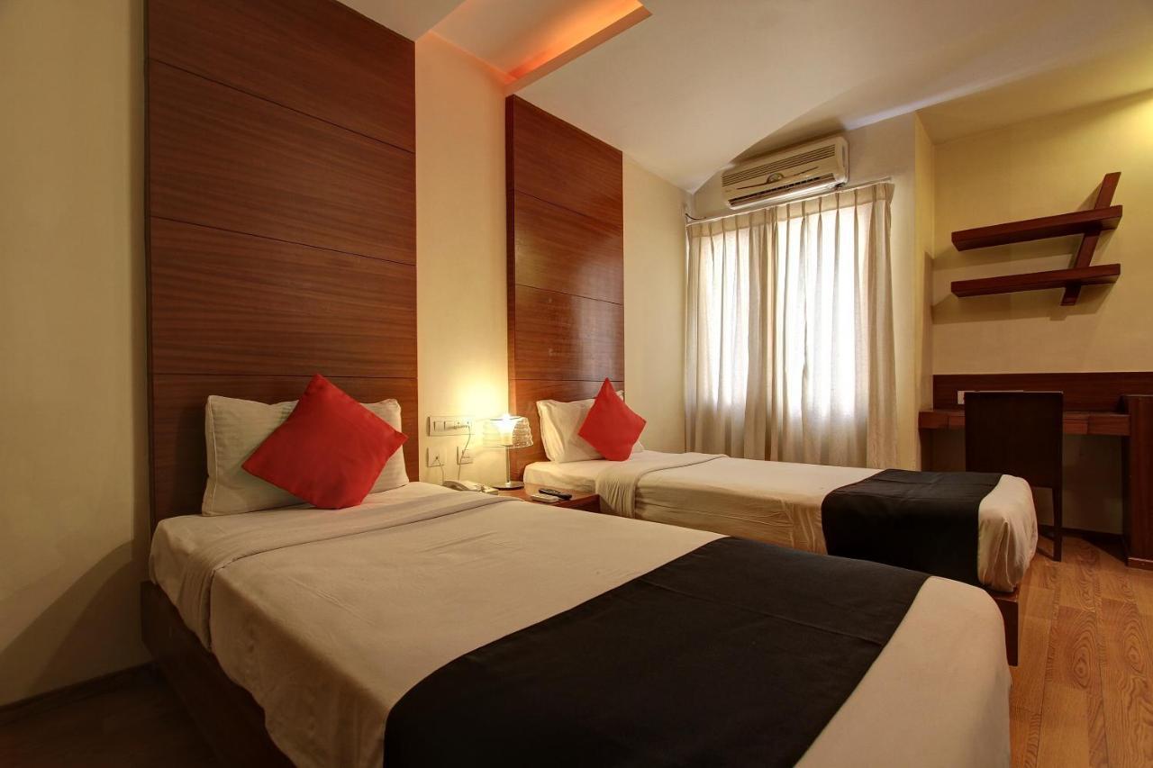 Collection O 29684 Hotel Vikram Palace & Restaurant Dayal Bagh Esterno foto